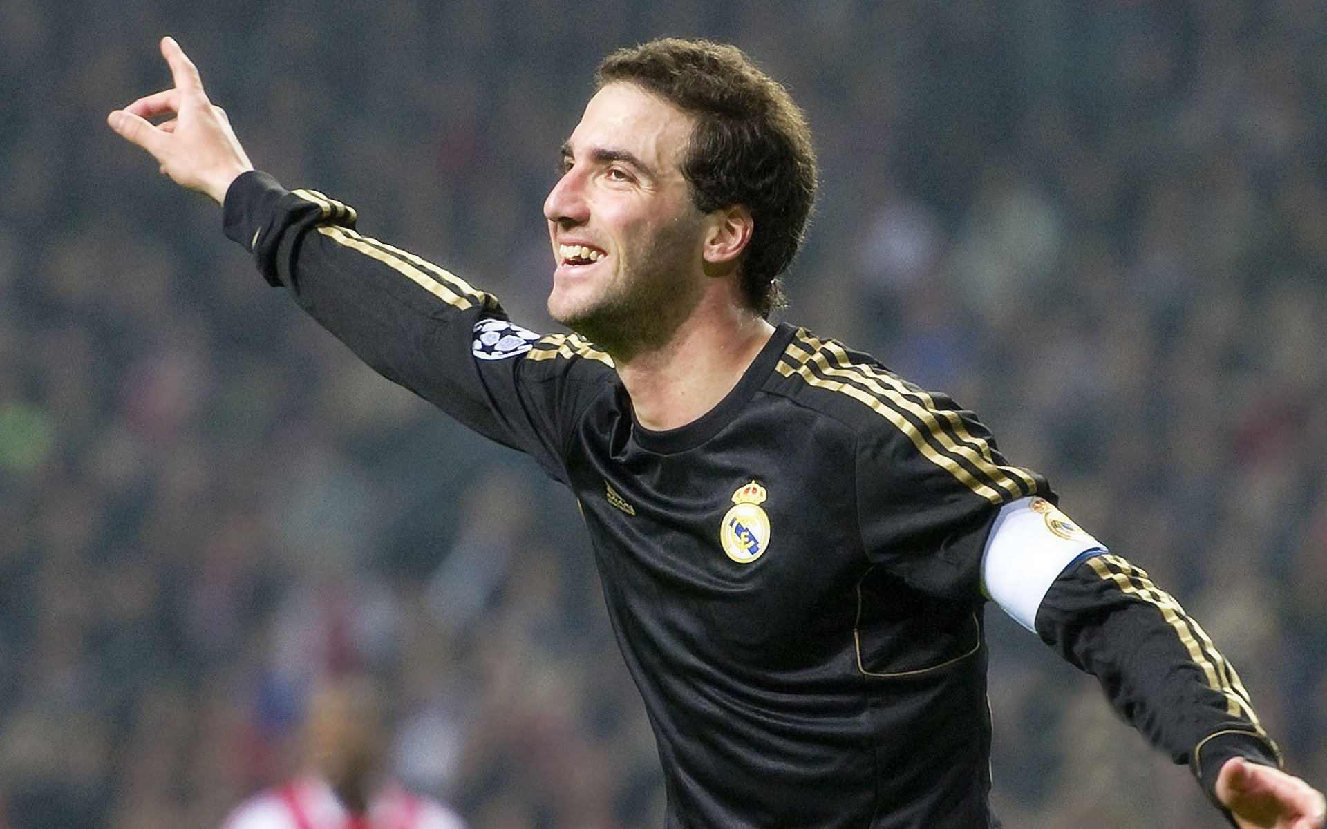 恩多耶-布鲁阿尔男子200米仰泳决赛表现亮眼,男子200米仰泳全国纪录